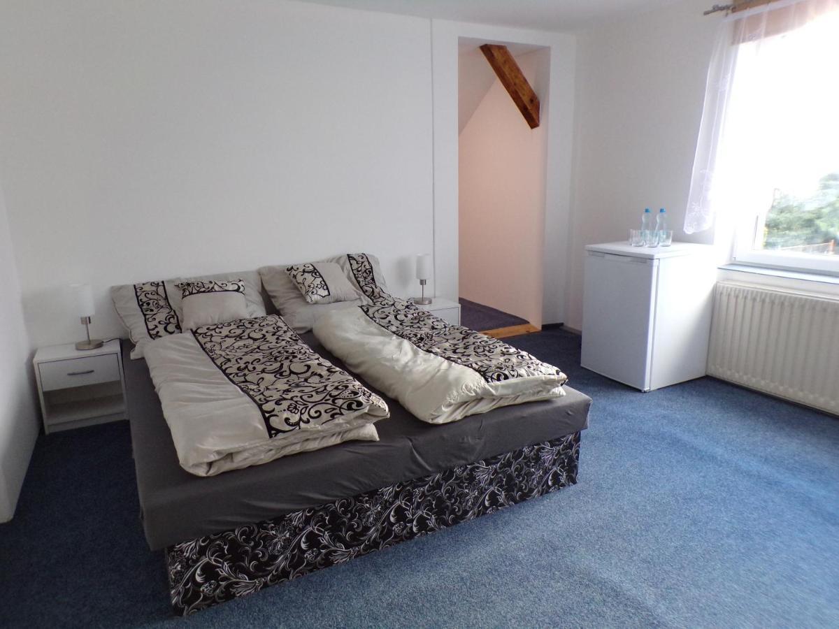 U Kremilka Hotel Jicin Ngoại thất bức ảnh